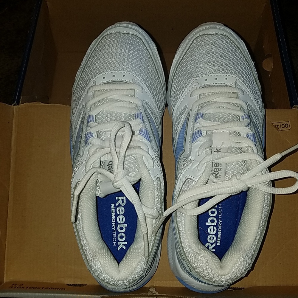 BNWB Reebok - Picture 2 of 3